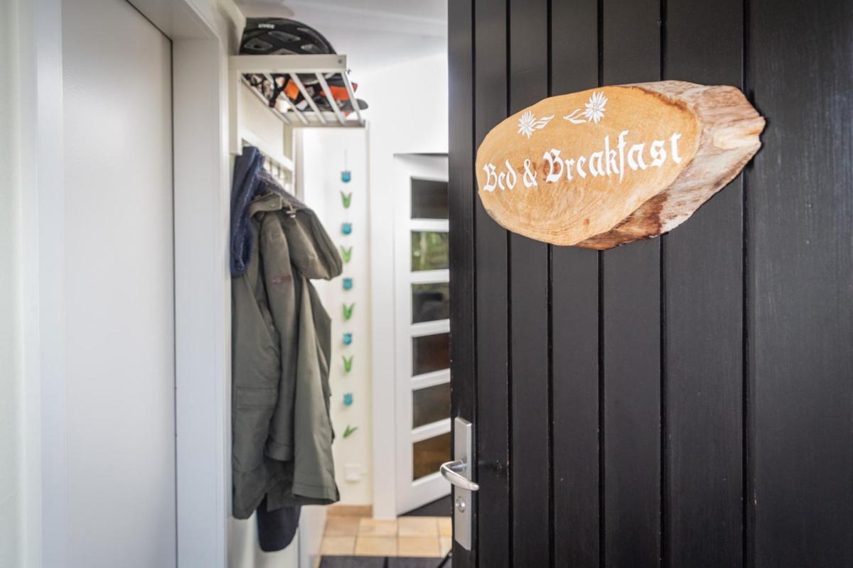 Mybednbreakfast In Bottmingen Bed and Breakfast Buitenkant foto