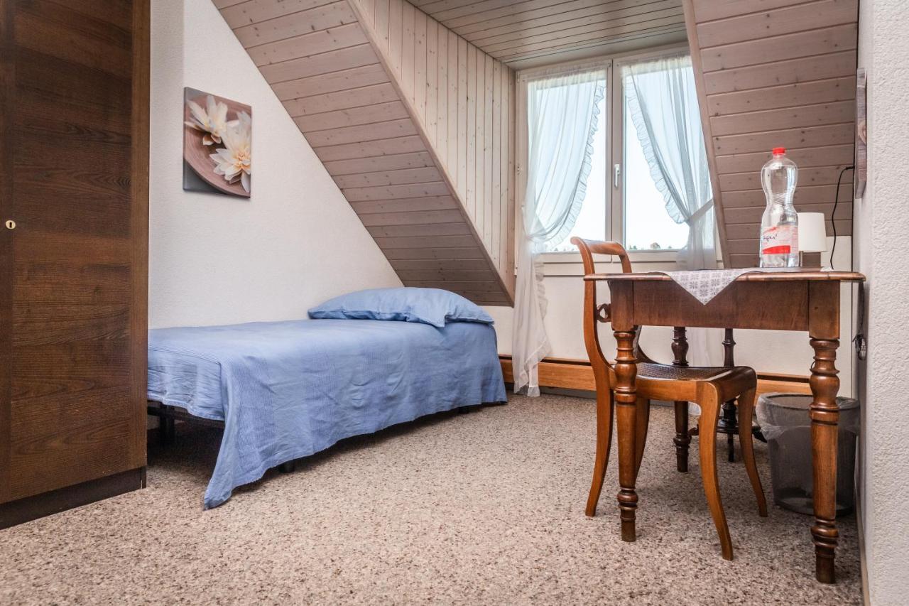 Mybednbreakfast In Bottmingen Bed and Breakfast Buitenkant foto