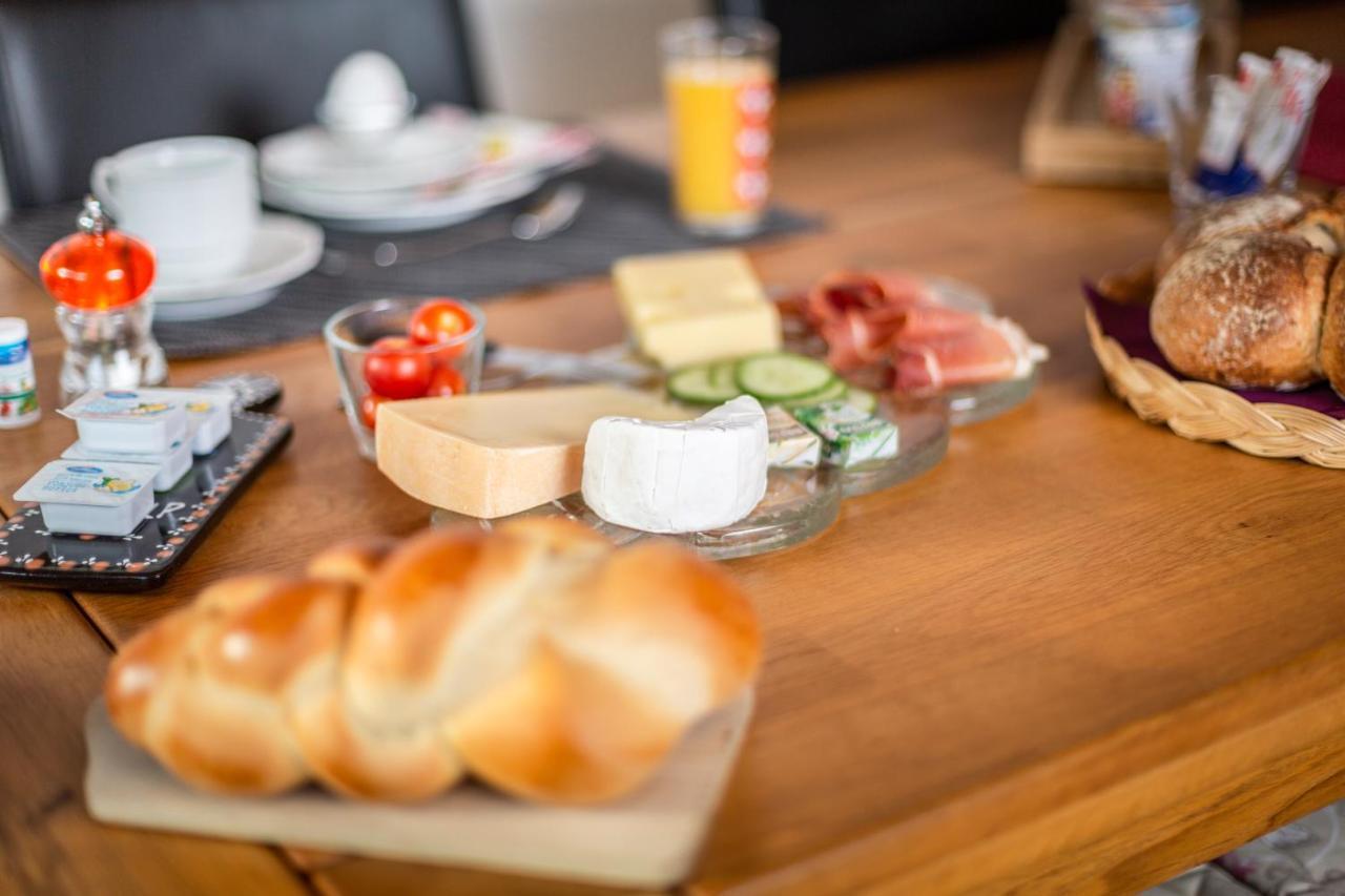 Mybednbreakfast In Bottmingen Bed and Breakfast Buitenkant foto